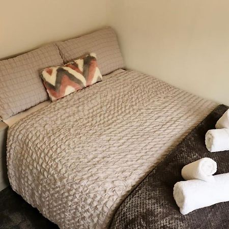 Charming 3 Bedroom Property Free Wifi & Parking Leeds  Exterior foto