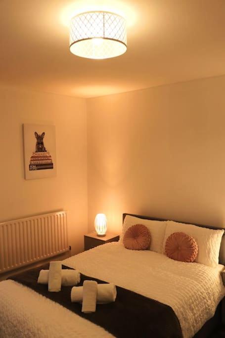 Charming 3 Bedroom Property Free Wifi & Parking Leeds  Exterior foto