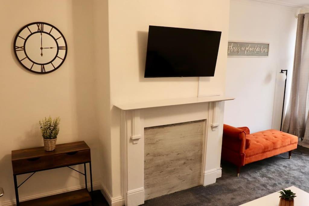 Charming 3 Bedroom Property Free Wifi & Parking Leeds  Exterior foto