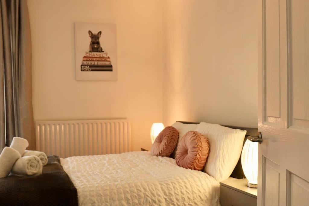 Charming 3 Bedroom Property Free Wifi & Parking Leeds  Exterior foto