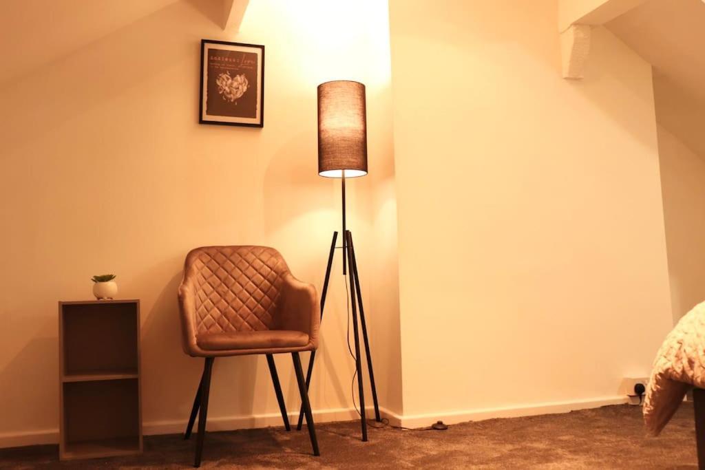 Charming 3 Bedroom Property Free Wifi & Parking Leeds  Exterior foto